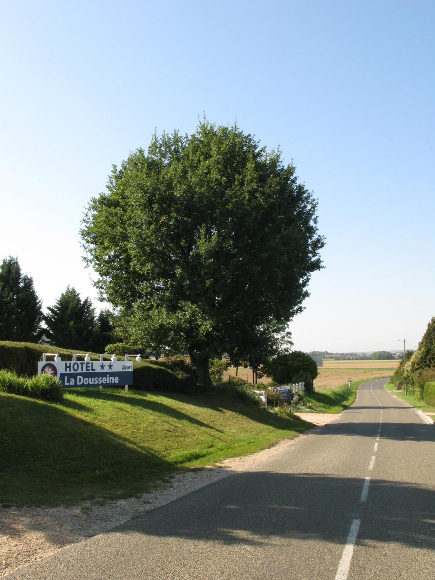 The Originals Access, Hotel La Dousseine, Dreux Nord Anet Zewnętrze zdjęcie